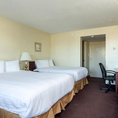 Irving West Hotel Gander Esterno foto